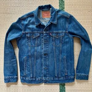 levi's trucker jacket